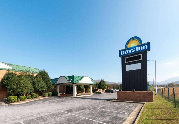 Days Inn by Wyndham Luray Shenandoah image 1