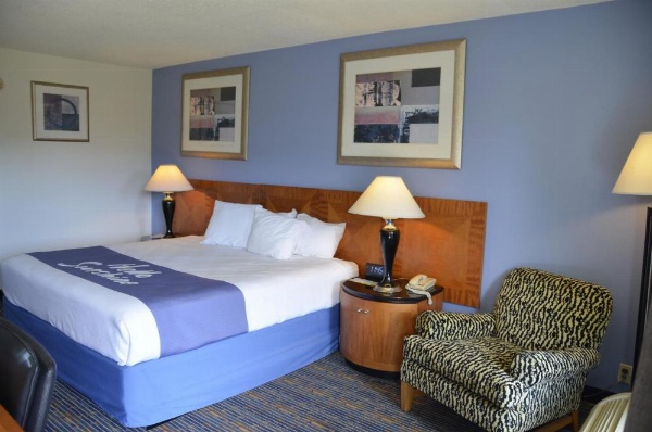 Days Inn by Wyndham Luray Shenandoah image 11