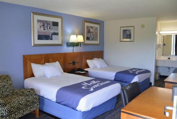Days Inn by Wyndham Luray Shenandoah image 13