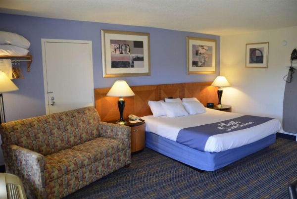 Days Inn by Wyndham Luray Shenandoah image 14