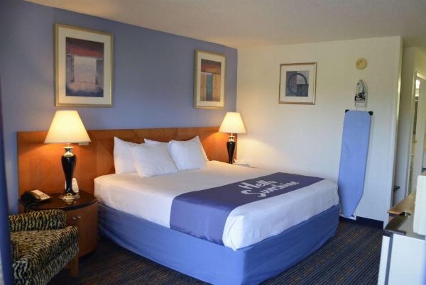 Days Inn by Wyndham Luray Shenandoah image 15