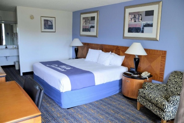 Days Inn by Wyndham Luray Shenandoah image 18