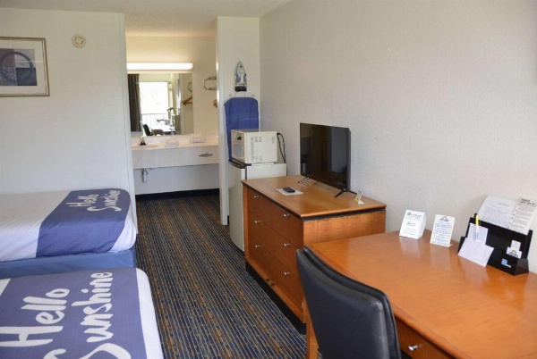 Days Inn by Wyndham Luray Shenandoah image 19