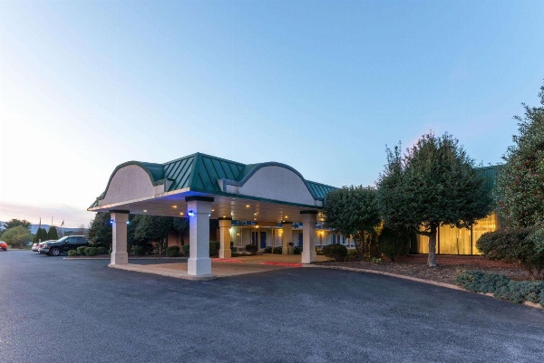 Days Inn by Wyndham Luray Shenandoah image 2