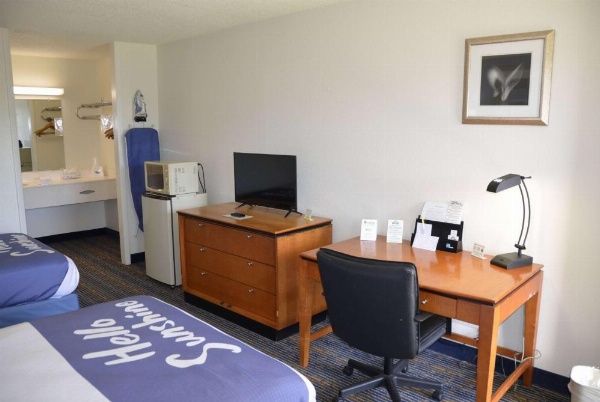 Days Inn by Wyndham Luray Shenandoah image 20