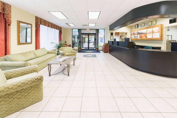 Days Inn by Wyndham Luray Shenandoah image 3